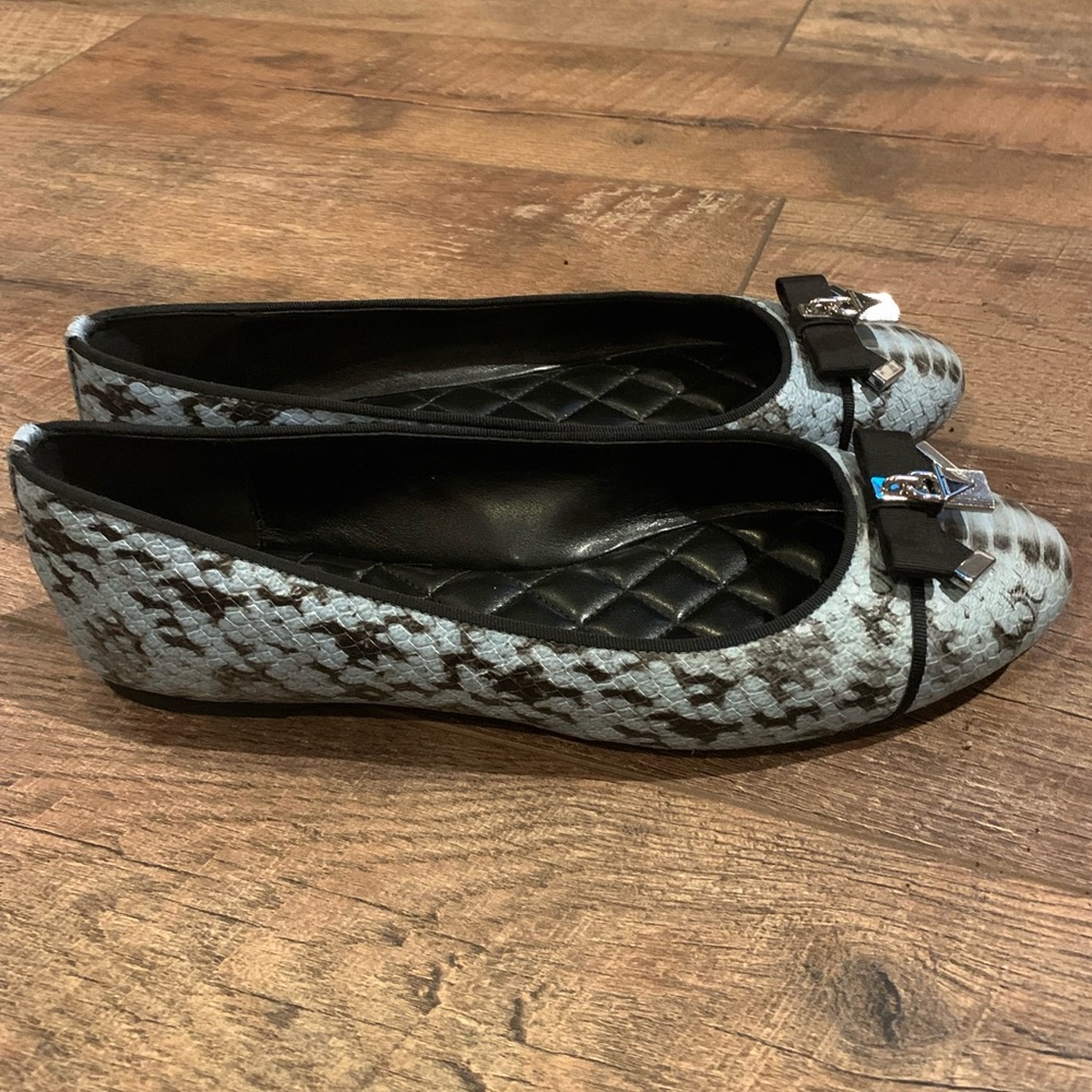 Michael Kors Flats Size 9.5. EUC